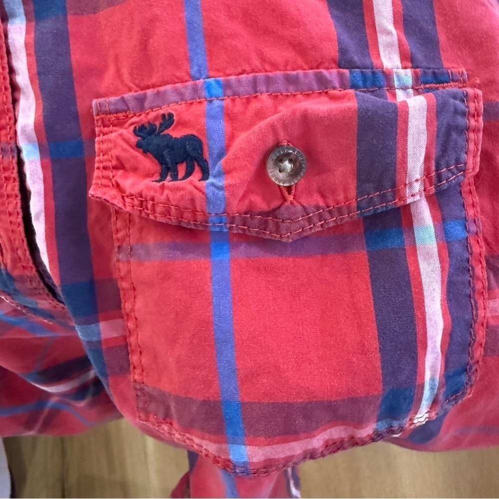 3/$20 Abercrombie & Fitch Red Plaid Button Down Shirt Women’s Medium 100% Cotton - Picture 6 of 9